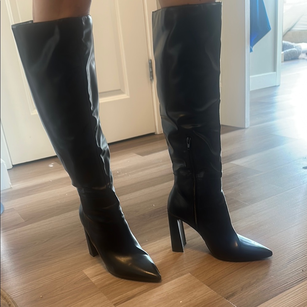 Elegant Black Knee-High Boots